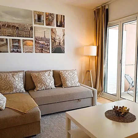 Modern Marina Apartment *